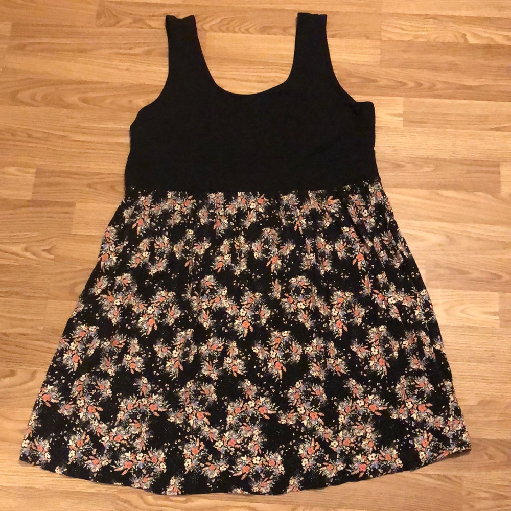 SOLD Torrid Floral Sleeveless Dress - Like New